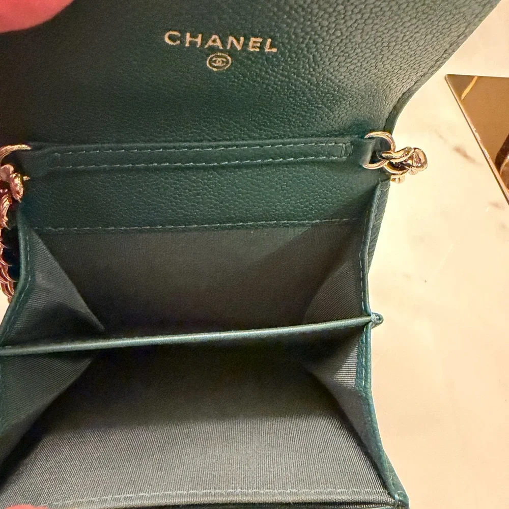 CHANEL Boy Caviar Card Holder Wallet on a chain- Green with gold hardware - Picture 3 of 14